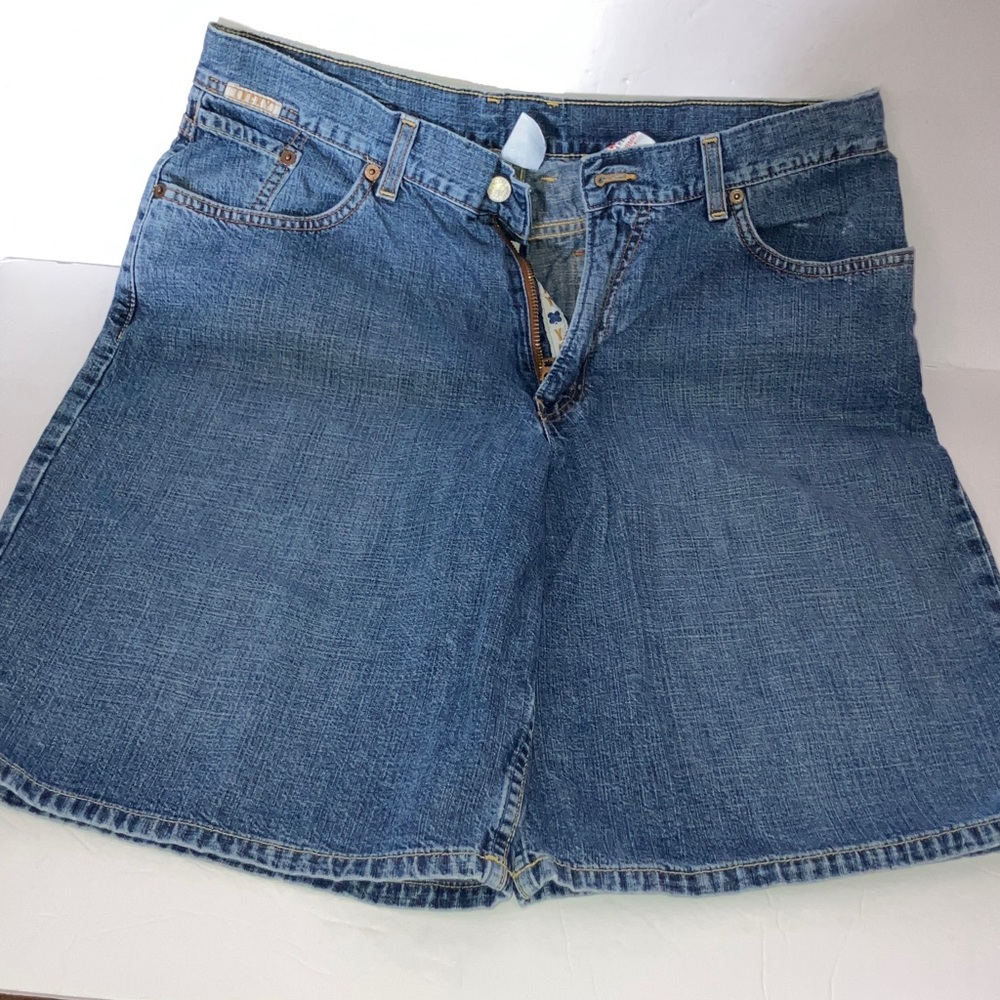 Lucky Brand Dungarees Denim Jean Shorts Loose Leg 33”‎ waist 10” inseam